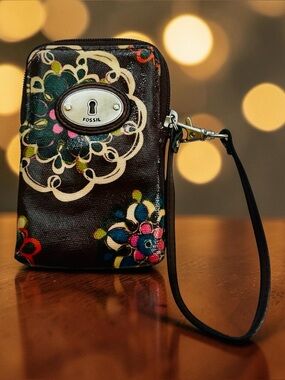 Fossil Key-Per Vintage Small Carryall Wristlet Wallet